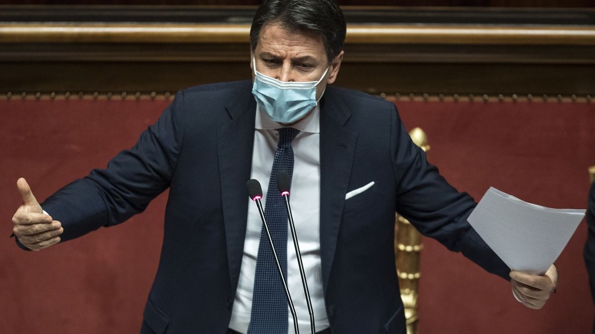 Italský premiér Conte podá v úterý demisi, doufá ale v nový mandát